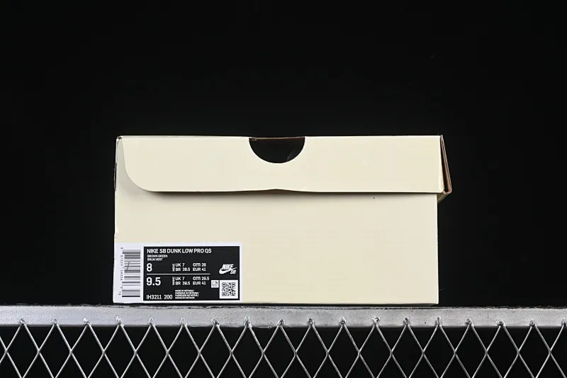 All Categories Nk SB Dunk Series Nk SB Dunk Low low-top sneakers Arts-Rec Skateshop x Nike SB Dunk Low Pro joint model low-top casual sneakers IH3211-200